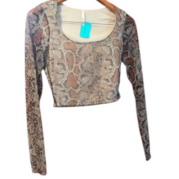 Rhapsodielle SNAKE PRINT MESH LONG SLEEVE CROP TOP Sz M Women - Picture 4 of 8